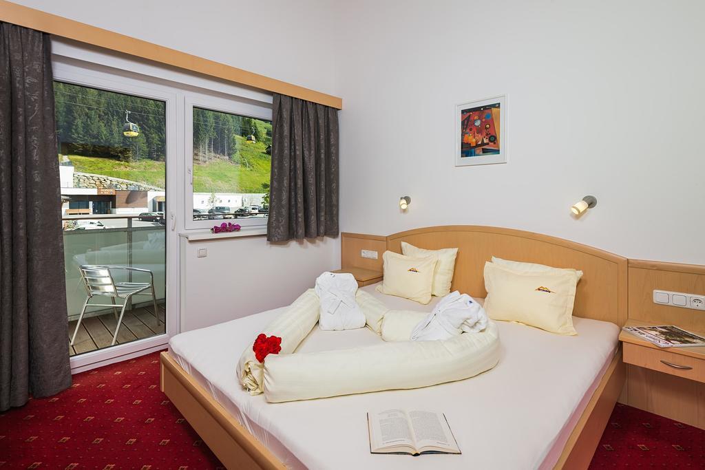Apart-Hotel Bergkoenig Fiss Dış mekan fotoğraf
